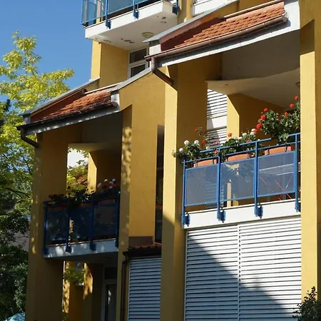 Elite Aparthotel