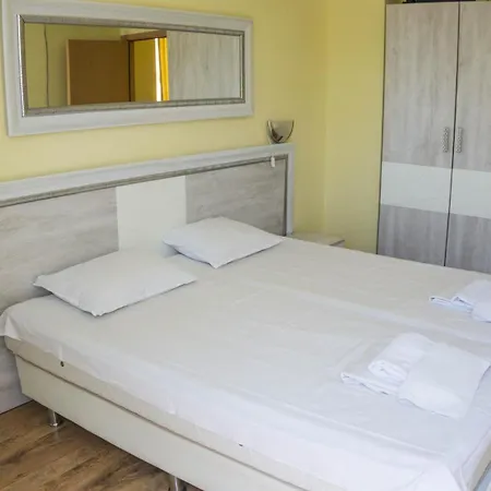 精英公寓 3* 阳光海滩